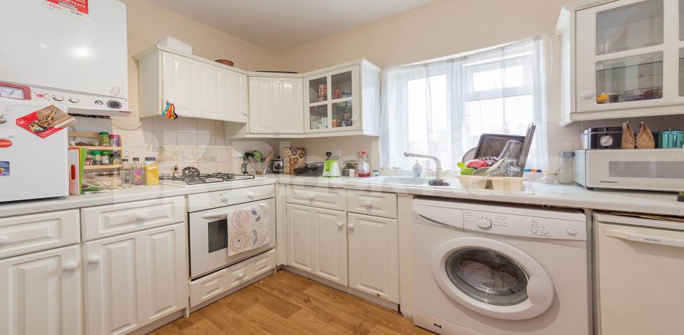 			NEW INSTRUCTION!, 2 Bedroom, 1 bath, 1 reception Flat			 Firs avenue, Muswell Hill
